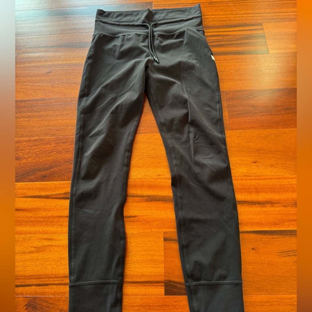 Black Vuori Daily Leggings